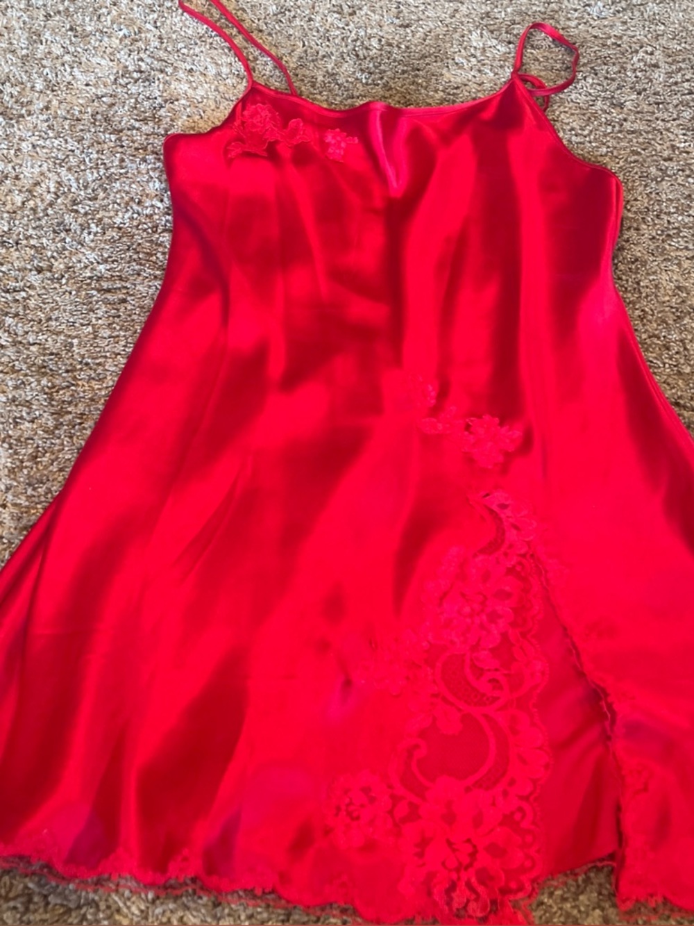 Great condition Vintage 90s Victoria’s Secret red lace nightie